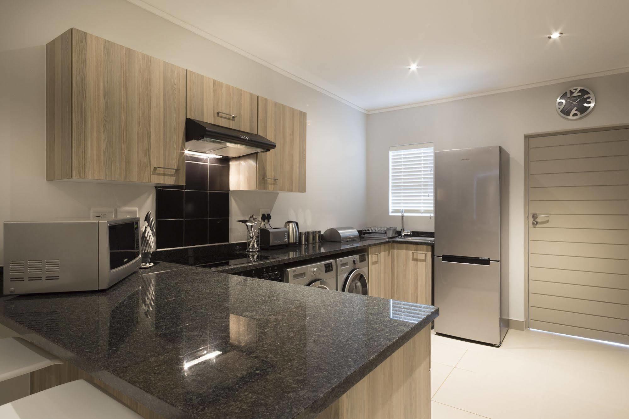 Ferienwohnung C.A.G - Upper East Side Sandton Exterior foto